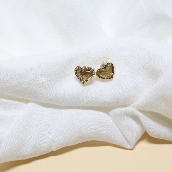 Kendra Scott Ari Heart Abalone Shell Stud Earrings in Gold - Picture 1 of 2